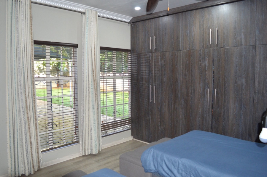4 Bedroom Property for Sale in Flamwood North West